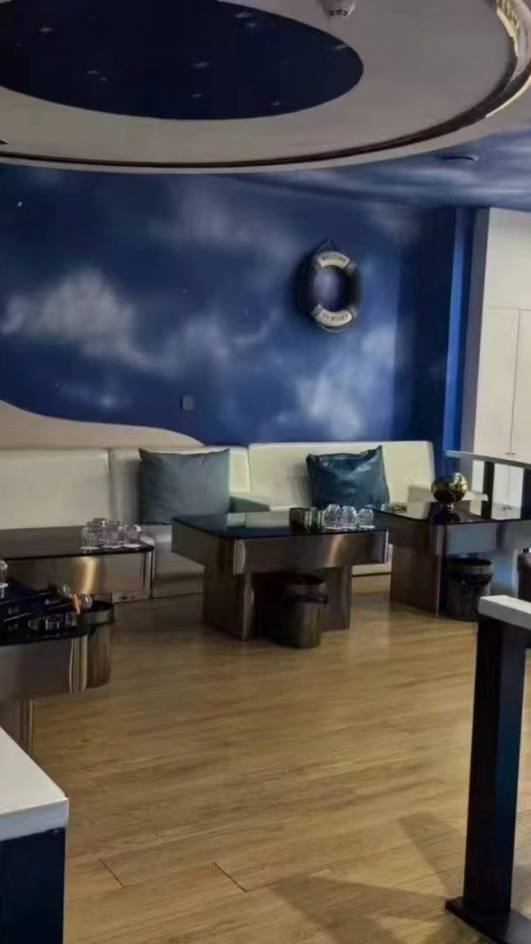 豪华包厢内部环境